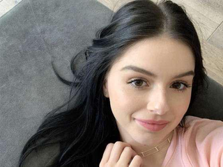 Illustration for article titled Ariel Winter Gets Real About Those Weight Loss Concerns and Her Mental Health